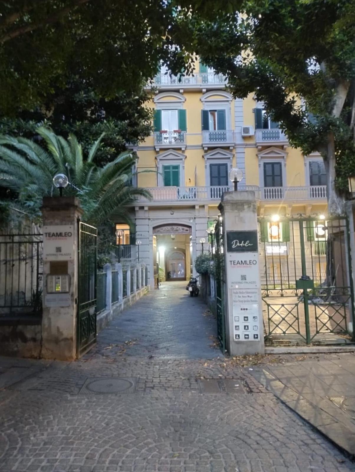 Amedeo Square Bed and Breakfast Νάπολη Εξωτερικό φωτογραφία